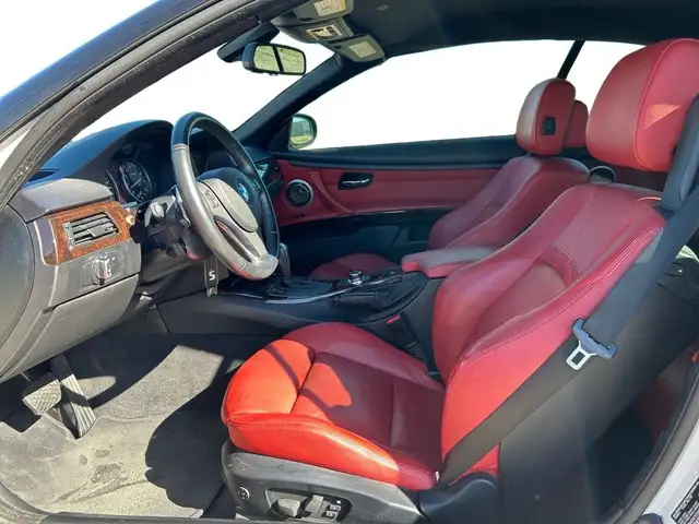 2011 BMW 3 Series Cabriolet 335i in Cars & Trucks in Calgary - Image 16