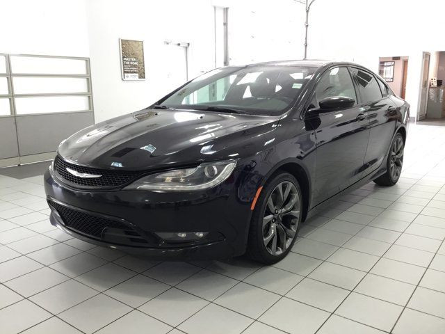 2015 Chrysler 200 S *RARE AWD* ONE OWNER, LEATHER AND  in Cars & Trucks in Red Deer - Image 3