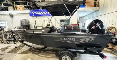 The 1650 Angler is the perfect 16-Foot fishing boat and this version comes as a Side Console with a...