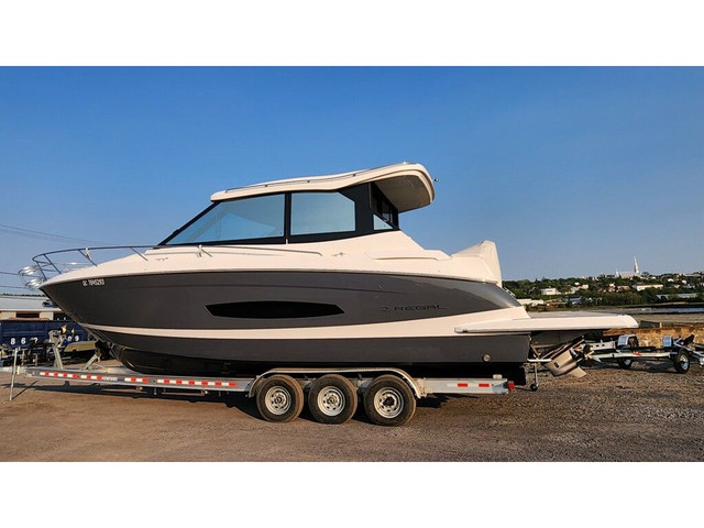  2021 Regal GRANDE COUPE in Powerboats & Motorboats in Québec City - Image 2