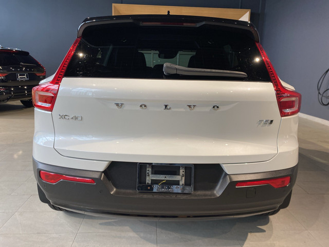 2021 Volvo XC40 T5 AWD R-Design in Cars & Trucks in Edmonton - Image 4