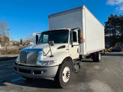 2013 International 4300 Cube Van Hydraulic Brakes Diesel Power Tail Gate, Emergency Air Brakes, 7.6L...