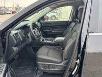 The Nissan Pathfinder S 4WD in elegant style combines the robust capabilities of a 4x4 drivetrain wi... (image 8)
