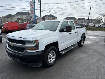 See Dealer Website for Details. 2018 Chevrolet Silverado 1500 camion de travail/LS