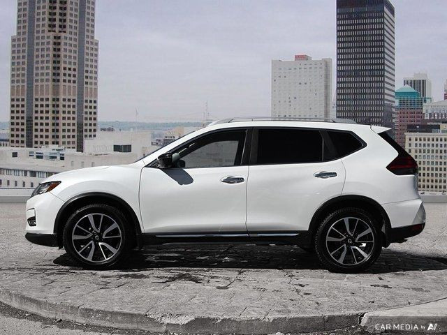 2020 Nissan Rogue SL AWD | 2 Sets of Tires | Sunroof | in Cars & Trucks in Calgary - Image 3