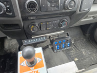 Perfect Auto CLEAN CARFAX - F350 - SNOW PLOW - SALTER - 6.2 L GAS - 4X4 - PRICE IS INCLUDED SAFETY -... (image 9)
