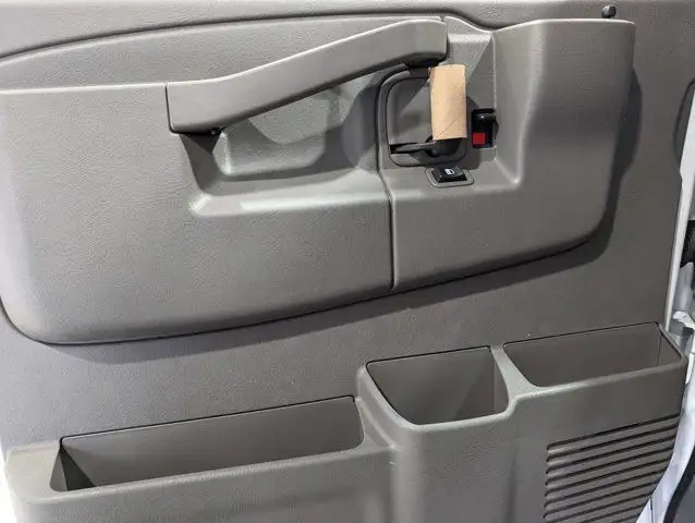 2024 Chevrolet Express Cargo Van - Power/Driver Convenience Pkg dans Autos et camions dans Barrie - Image 25