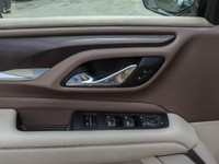 LOW KMS DENALI XL!2021 GMC Yukon XL Denali with Premium Package – Luxury, Power, and Space CombinedE... (image 7)