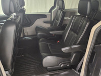 Very well equipped 18 Grand Caravan with navigation, backup camera, leather, power doors and hatch a... (image 5)