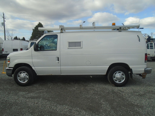 2011 Ford Econoline E-350 Super Duty Commercial in Cars & Trucks in St. Catharines - Image 2
