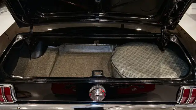 1966 Ford Mustang 2+2 Fastback in Classic Cars in London - Image 46
