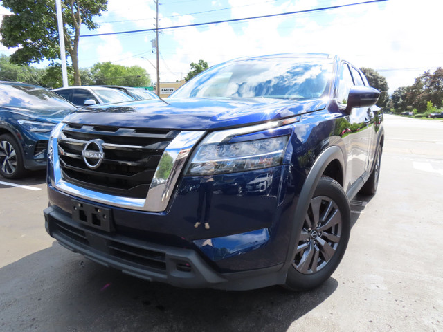 2022 Nissan Pathfinder S 4WD - Blind Spot Monitor - Reverse Came in Cars & Trucks in Oakville / Halton Region - Image 4