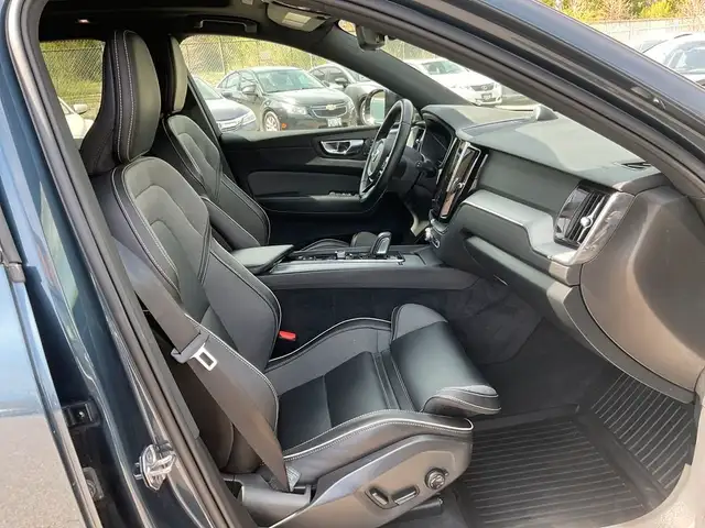 2022 Volvo XC60 B6 R-Design AWD - BOWERS & WILKINS! NAV! 360 CAM dans Autos et camions dans Kitchener / Waterloo - Image 32