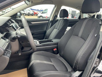 Recent Arrival! Cloth, 8 Speakers, Air Conditioning, AM/FM radio, Apple CarPlay/Android Auto, Automa... (image 7)