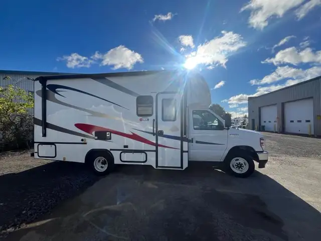 2023 Forester 2251 CD in RVs & Motorhomes in Laval / North Shore - Image 3