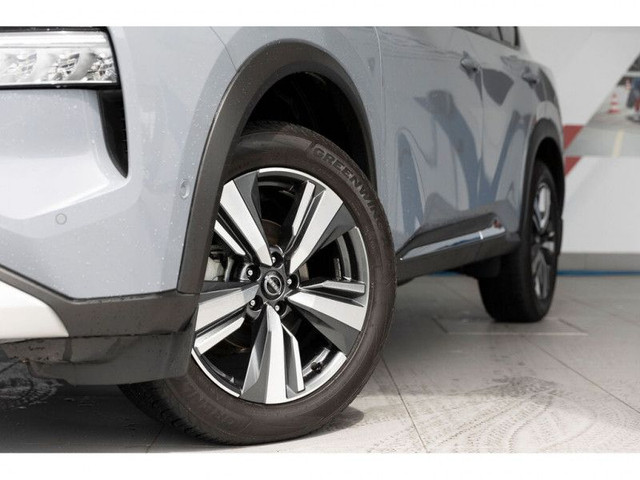 2022 Nissan Rogue Platinum in Cars & Trucks in Vancouver - Image 2