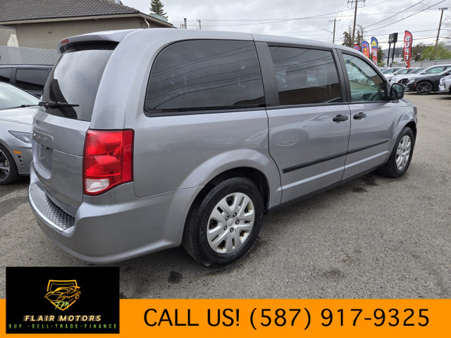 2017 Dodge Grand Caravan in Cars & Trucks in Calgary - Image 4