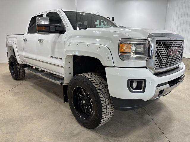 2015 GMC SIERRA 2500HD DENALI DURAMAX | HEATED + COOLED LEATHER  in Cars & Trucks in Moose Jaw