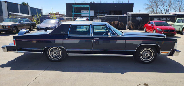 1979 Lincoln Continental Town Car - Excellent Shape in Cars & Trucks in St. Albert - Image 4