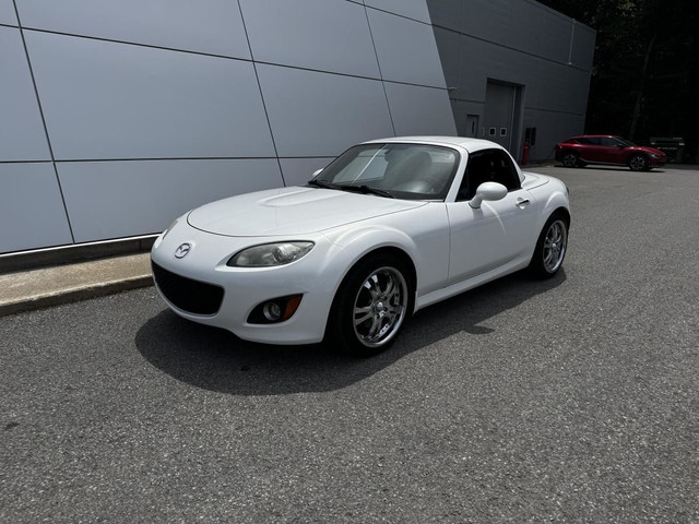Mazda MX-5 GT manuelle PRHT décapotable 2 portes Mags 2010 à ven in Cars & Trucks in Trois-Rivières