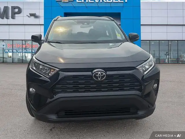 2020 Toyota RAV4 XLE | AWD | Sunroof | Heated Seats | Back Up in Cars & Trucks in Saskatoon - Image 9
