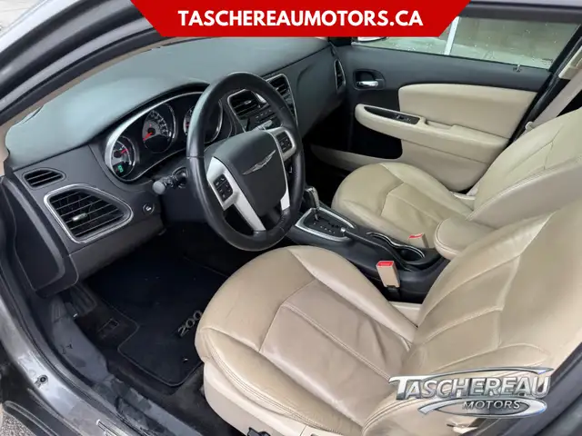 2012 Chrysler 200 in Cars & Trucks in Longueuil / South Shore - Image 7