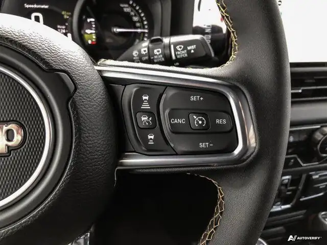 2024 Jeep Wrangler 4xe Sahara | Plug-in Hybrid | Sky One Touch dans Autos et camions dans Calgary - Image 19