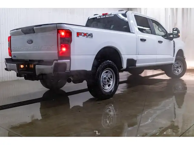 2023 Ford F-350 4x4 Crew Cab XL FX4 BCam in Cars & Trucks in Grande Prairie - Image 8