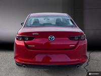 La Mazda 3 GS sedan FWD de 2021 incarne l'élégance et la performance dans une même voiture compacte.... (image 5)