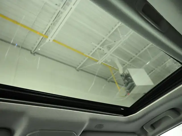 2025 Toyota Highlander XLE No Accident Leather Sunroof Heated Se in Cars & Trucks in Mississauga / Peel Region - Image 23