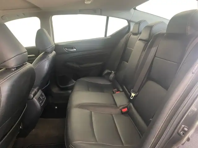 2022 Nissan Altima 2.5 Platinum in Cars & Trucks in Calgary - Image 17