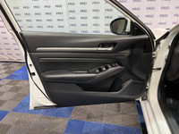 Certified Navigation All Wheel Drive Rear-View Camera 360 Camera Parking Sensors Sun Roof Push Start... (image 8)