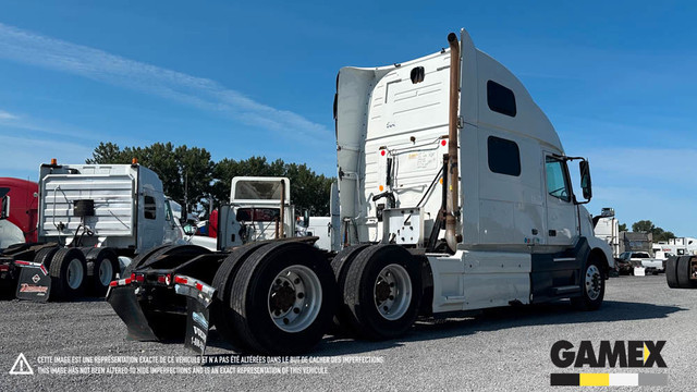 2015 VOLVO VNL780 CAMION HIGHWAY in Heavy Trucks in Longueuil / South Shore - Image 4