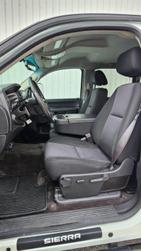 2013 GMC SIERRA 2500 SLE CREW 6.6L 4x4 JAMAIS ACCIDENTÉ!! Livraison partout au Québec possible ** To... (image 8)