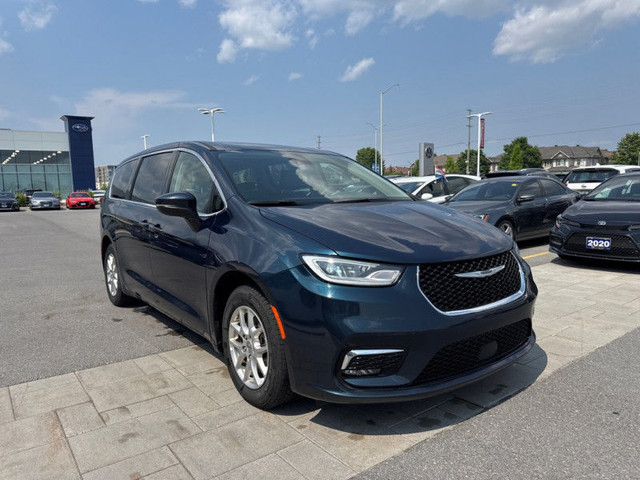 2023 Chrysler Pacifica Touring L  - Apple CarPlay in Cars & Trucks in Ottawa - Image 4