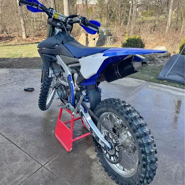 2015 YAMAHA YZ250F-BLUE! in Dirt Bikes & Motocross in Dartmouth - Image 4