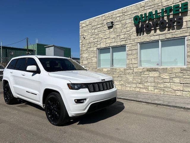 2019 Jeep Grand Cherokee Altitude 4x4 in Cars & Trucks in Calgary - Image 3