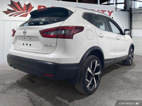 This Nissan Qashqai delivers a Regular Unleaded I-4 2.0 L/122 engine powering this Variable transmis... (image 5)