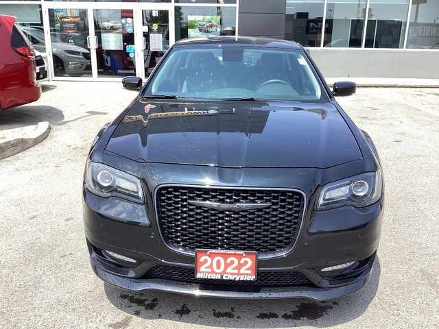 2022 Chrysler 300 300 Touring L in Cars & Trucks in Oakville / Halton Region - Image 2