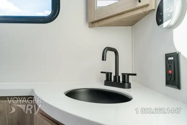 2025 Grand Design Imagine 2470BH in Travel Trailers & Campers in Kelowna - Image 15