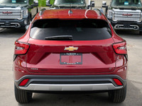 2025 Chevrolet Trax LT Smart Style, Big Value MODERN STYLE, MAXIMUM VERSATILITY Sleek crossover desi... (image 2)