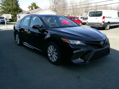 2020 TOYOTA CAMRY SE, 4 CYLINDRE 2.5L, 5 PLACES, AUTOMATIQUE, BLUETOOTH, GROUPE ÉLECTRIQUE, AIR CLIM...