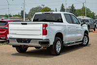 // ACCIDENT FREE!! // // SINGLE OWNER! // Discover the 2022 Chevrolet Silverado 1500 4WD Crew LT, a... (image 4)