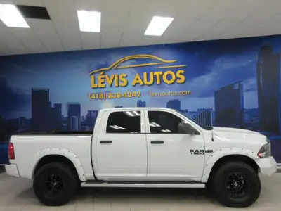 RAM 1500 2019 CLASSIC EXPRESS NIGHT EDITION V-8 5.7 LITRES HÉMI CREW-CAB BOITE 5.7 PIEDS 4X4 / MAGS...