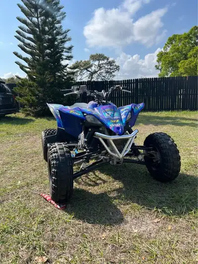 APPLY NOW: https://www.ridecollective.ca/get-pre-approved The 2021 YAMAHA YFZ 450R is a race-ready s...