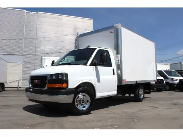 2025 GMC Savana CUBE 12 PIEDS ROUE SIMPLE 6.6 LITRES 117 KM in Cars & Trucks in Laval / North Shore - Image 8