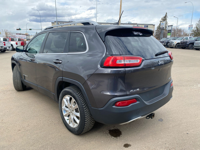 2014 Jeep Cherokee Limited LEATHER! SUNROOF! HEATED SEATS! in Cars & Trucks in Medicine Hat - Image 3