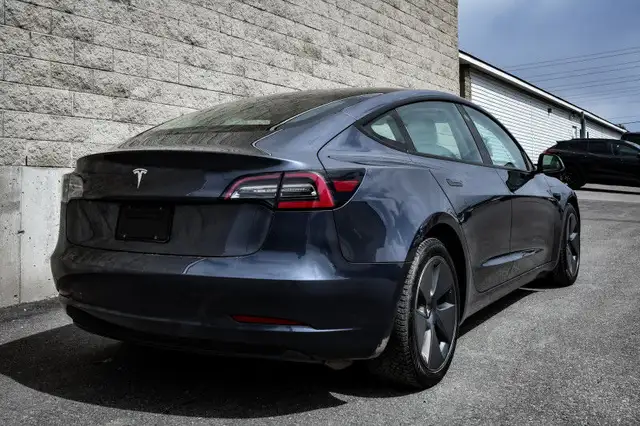 2023 Tesla Model 3 Base • FAST CHARGING • NAV • 360 CAM • SUNROO in Cars & Trucks in Kingston - Image 4