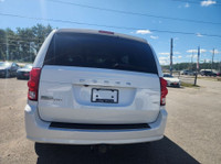 CLEAN CARFAX REPORT No Accidents, 2017 DODGE GRAND CARAVAN SXT featuring: Back up Camera, Navigation... (image 6)