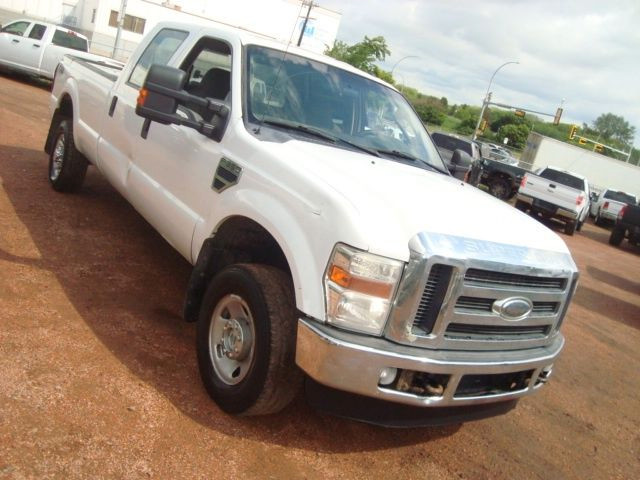 2010 Ford Super Duty F-350 SRW 4X4 CREW CAB XLT LONG BOX in Cars & Trucks in Edmonton - Image 4